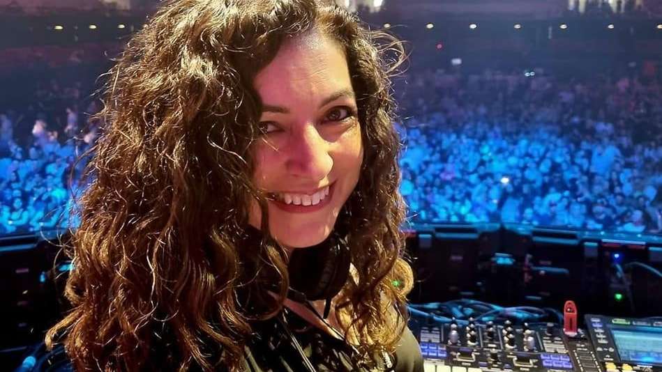 PRESS RELEASE: DJ Lisa D Celebrates 25 Years Behind the Decks