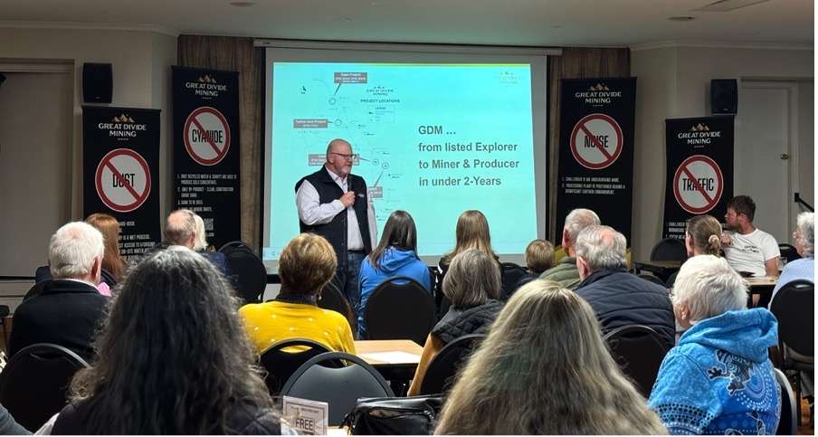 PRESS RELEASE: STANDING ROOM ONLY @ Adelong Services and Citizens Club