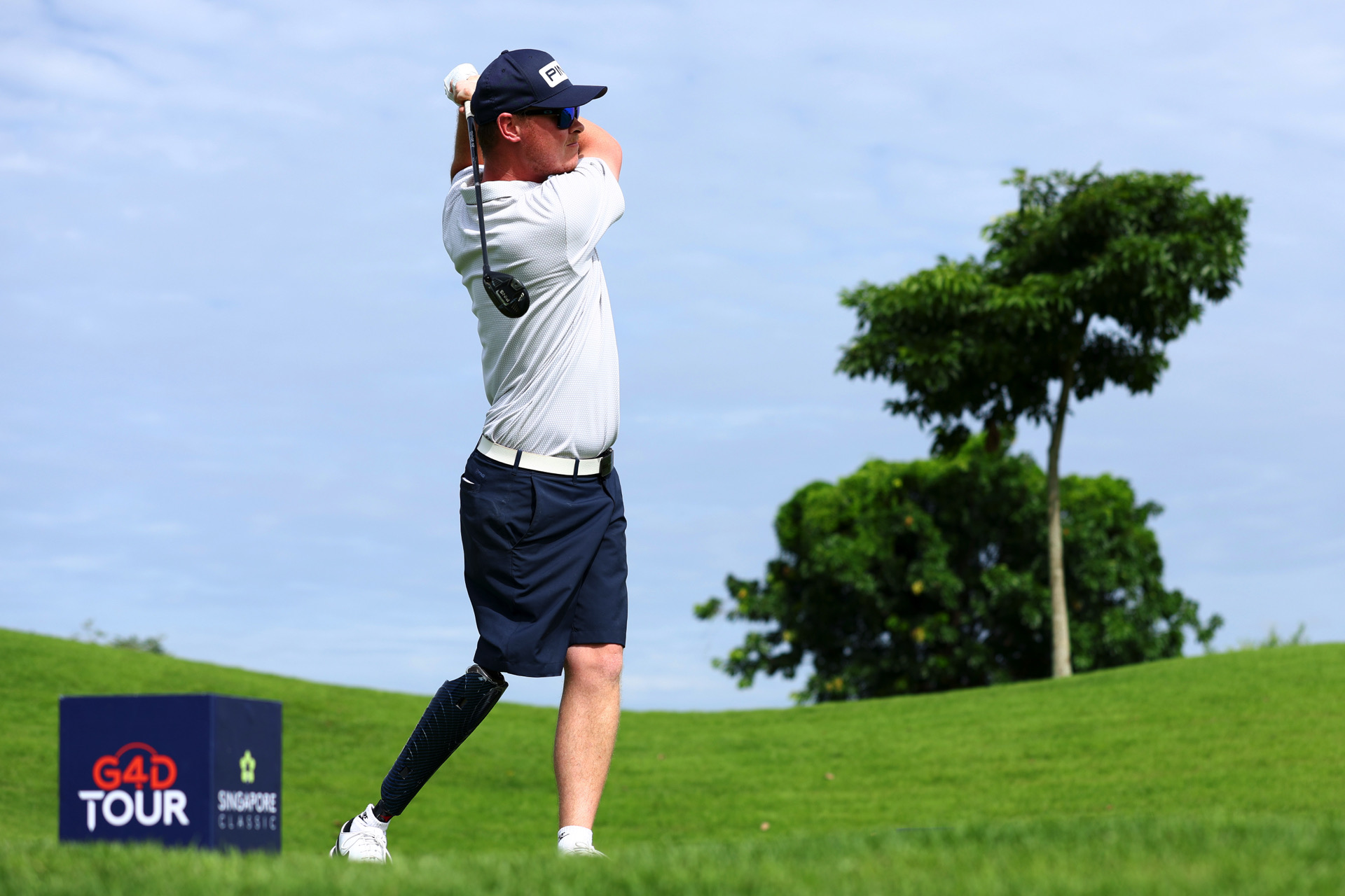 PRESS RELEASE: Professor Munjed Al Muderis Helps Amputee Golfer back onto the Fairways.