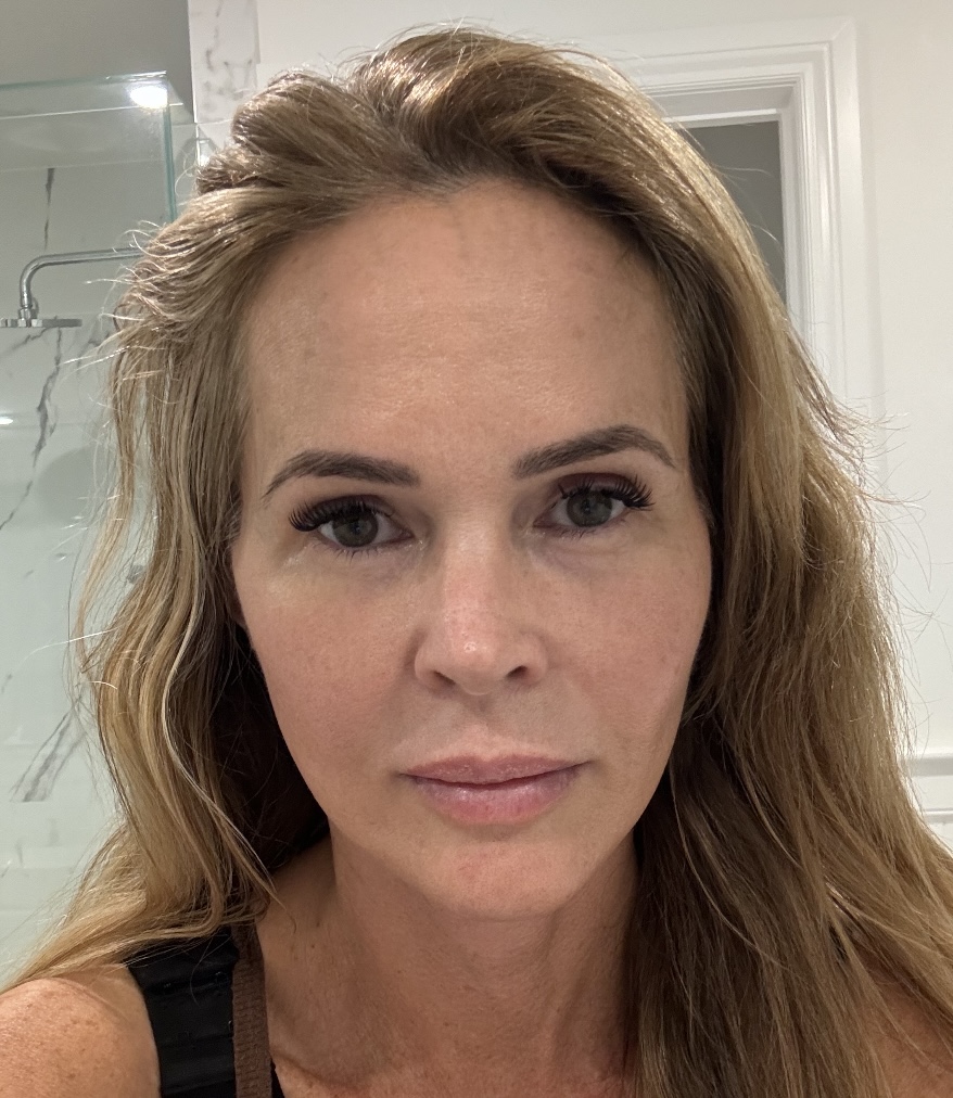PRESS RELEASE: Why More Women Over 40 Are Ditching Daily Makeup—And Saying Their Skin Has Never Looked Better