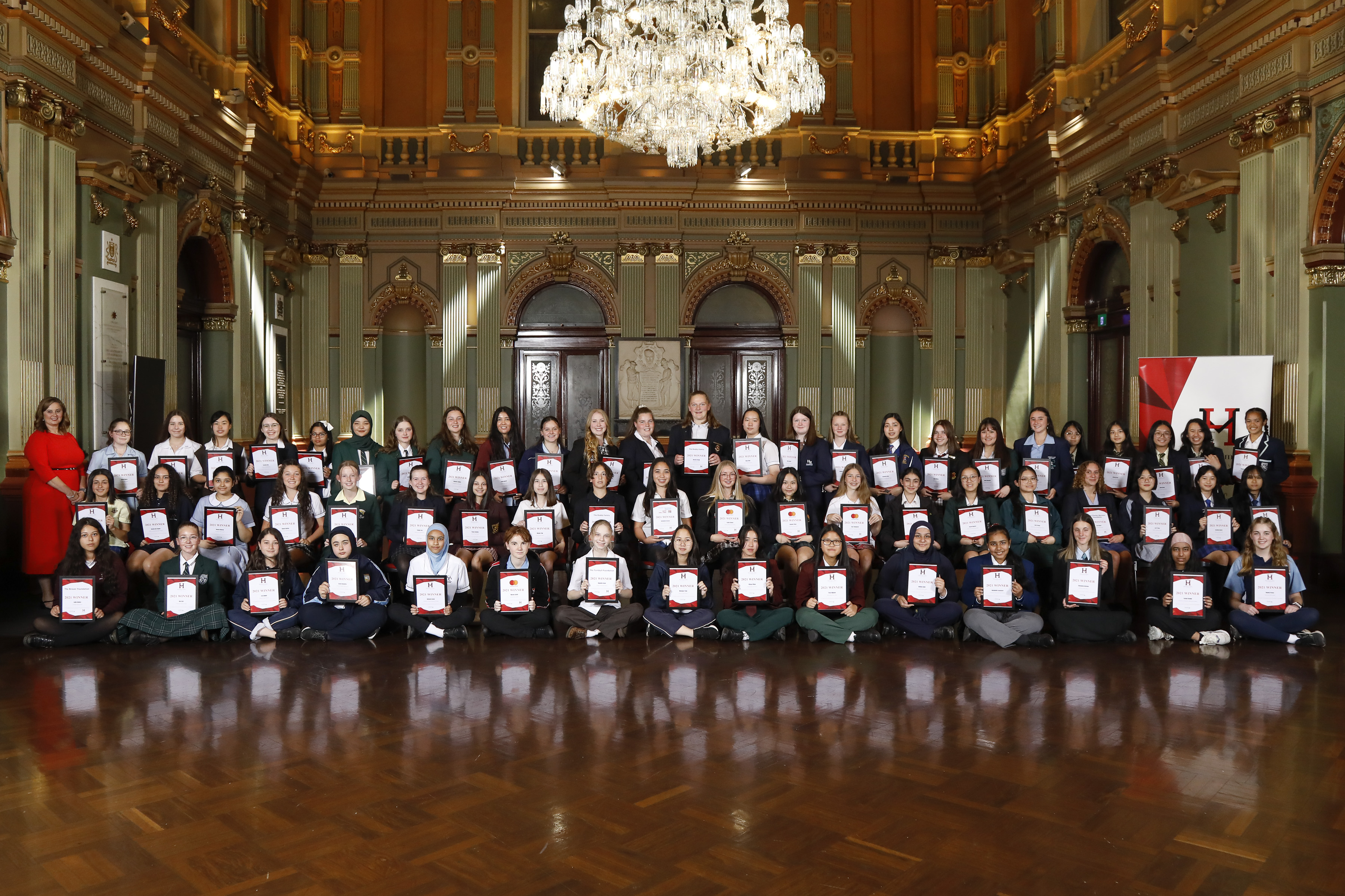 PRESS RELEASE: Applications now open for Harding Miller Education Foundation scholarships for 2022