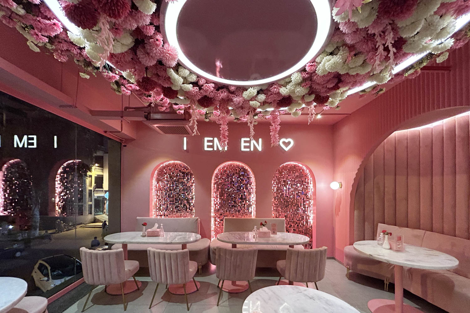 PRESS RELEASE: Australian architect Andrew Chung launches bestcafedesigns.com, a celebration of global cafe culture