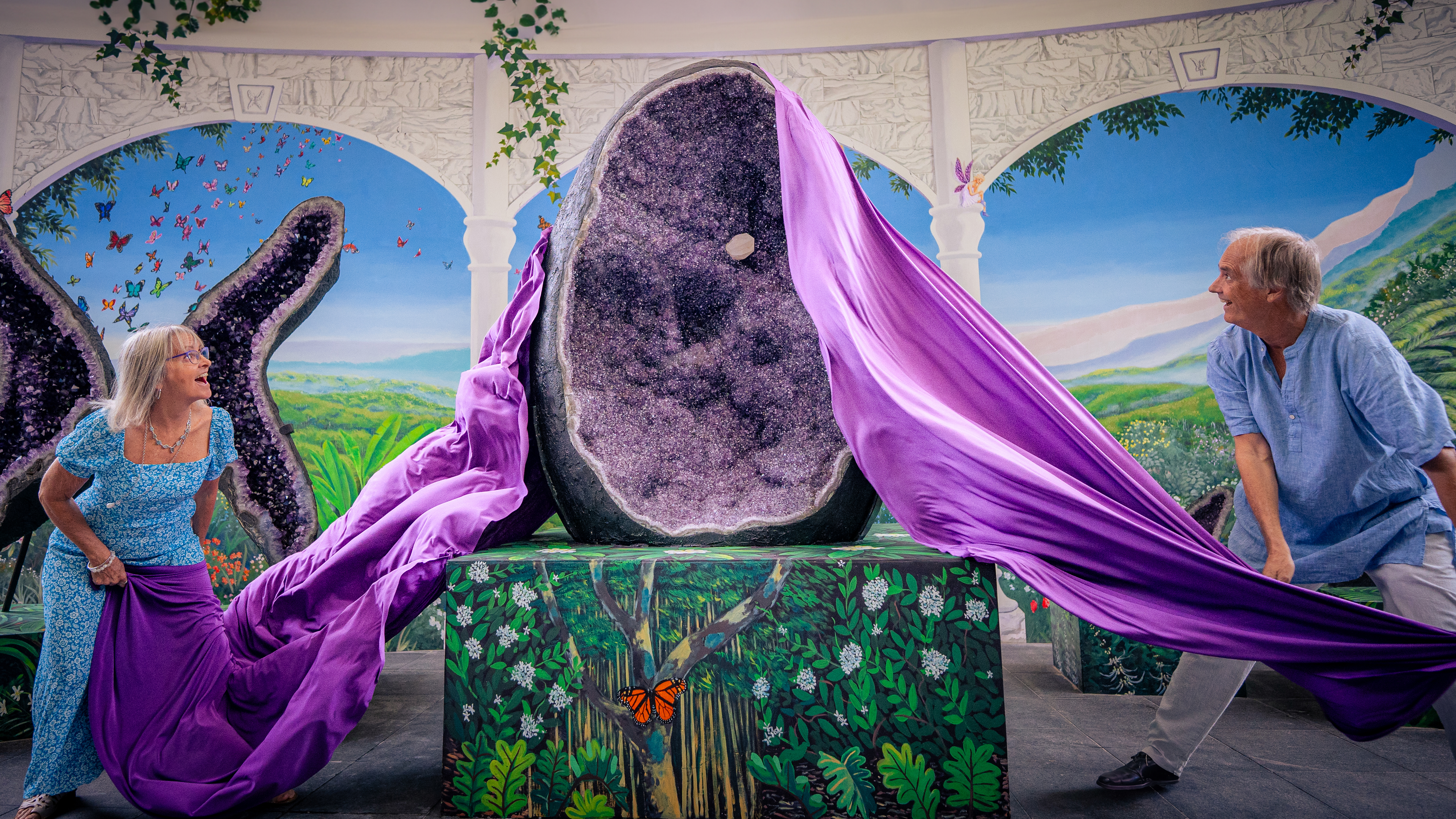 PRESS RELEASE: Byron’s Crystal Castle Unveils Rare Giant Crystal “Cocoon”
