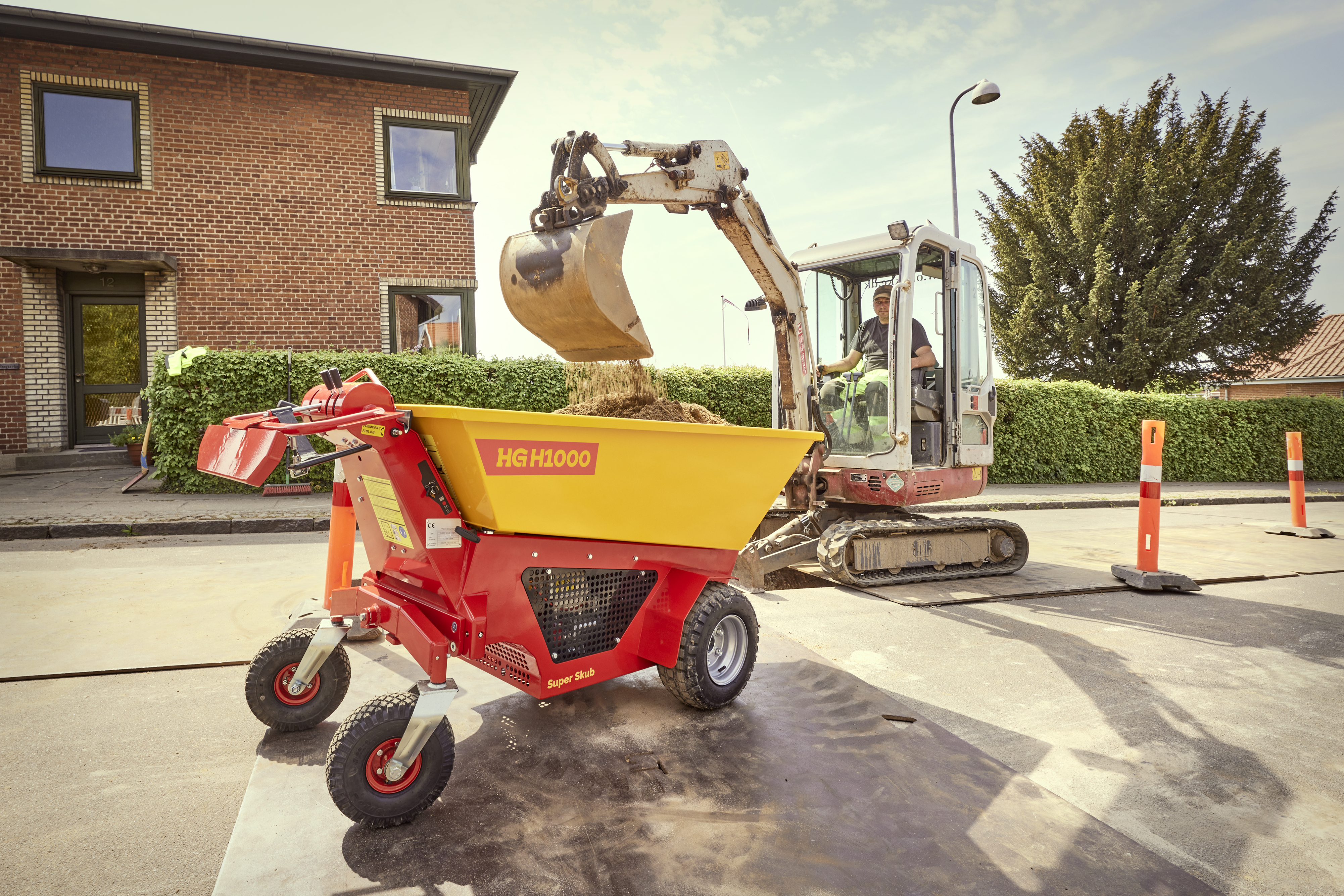 PRESS RELEASE: MAKINEX SECURES EXCLUSIVE DISTRIBUTION RIGHTS FOR HG MINI DUMPERS IN AUSTRALIA